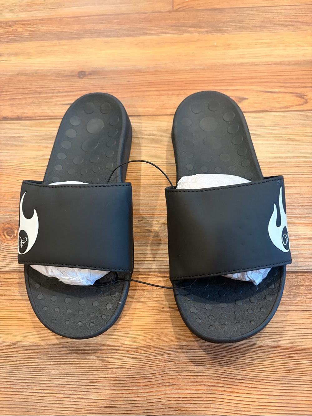 Black Womens 6 Slide Sandals with Flame Accent